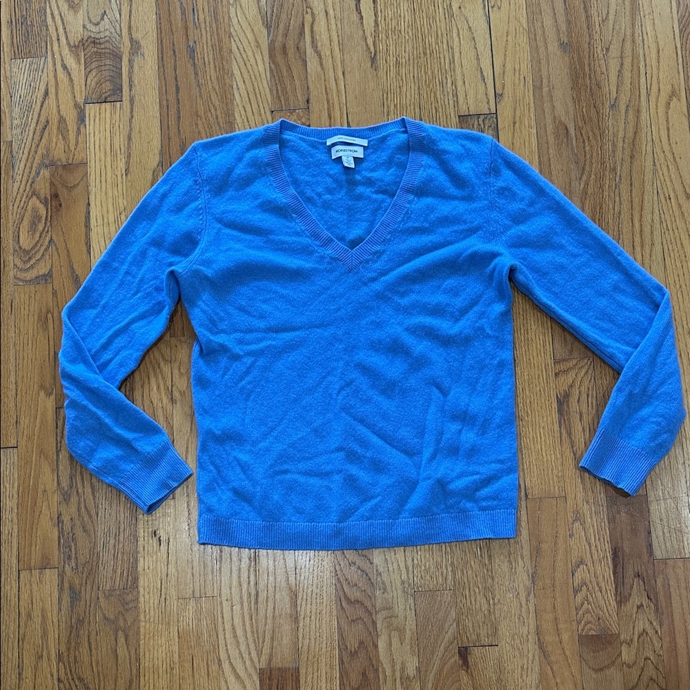 Nordstrom Women's Periwinkle Blue V-Neck Cashmere Sweater M